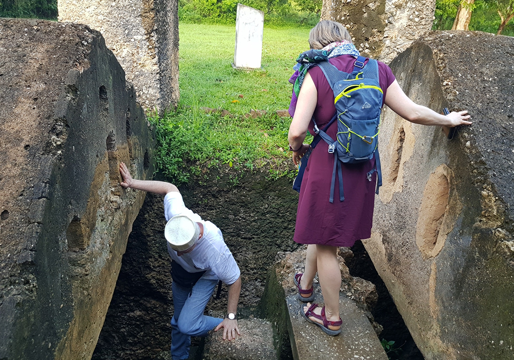 Mangapwani Coral Cave Tour